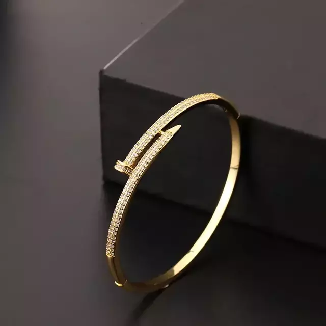 Bracelete Feminino com Zircônia